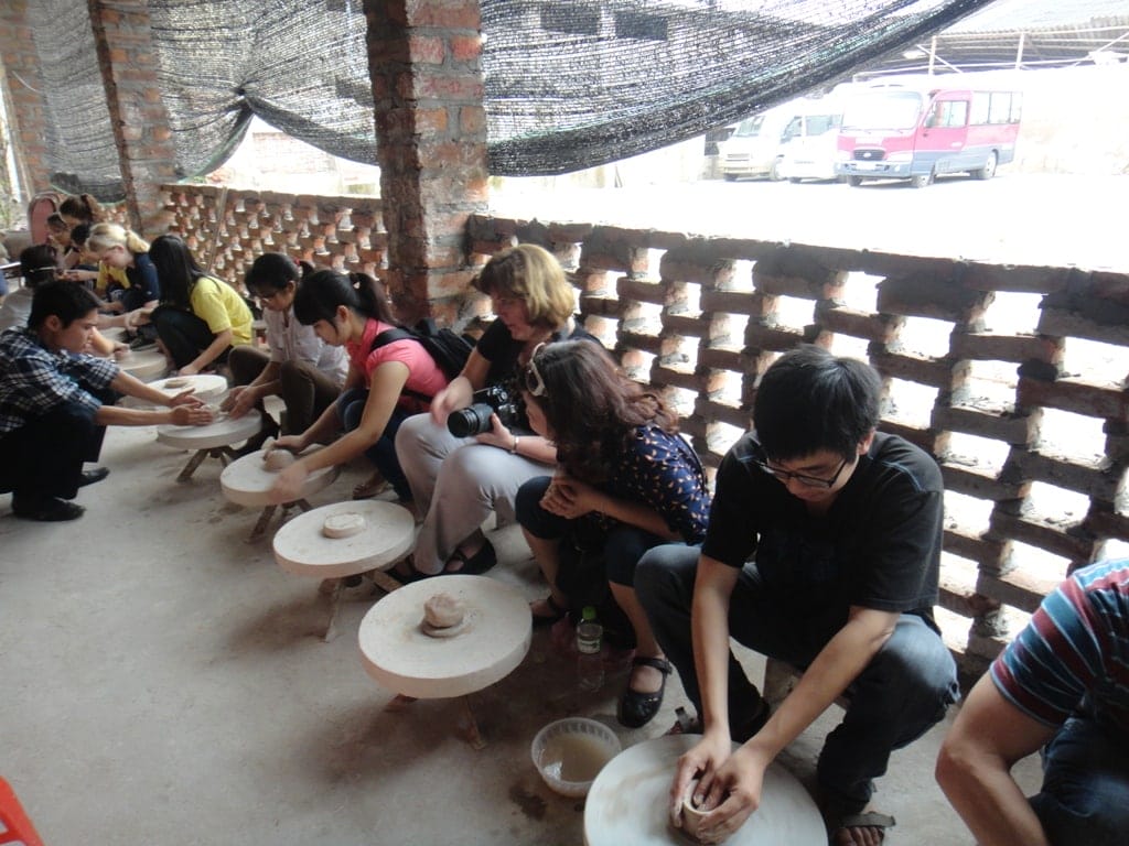 hanoi daily motorbike tour to handicraft villages