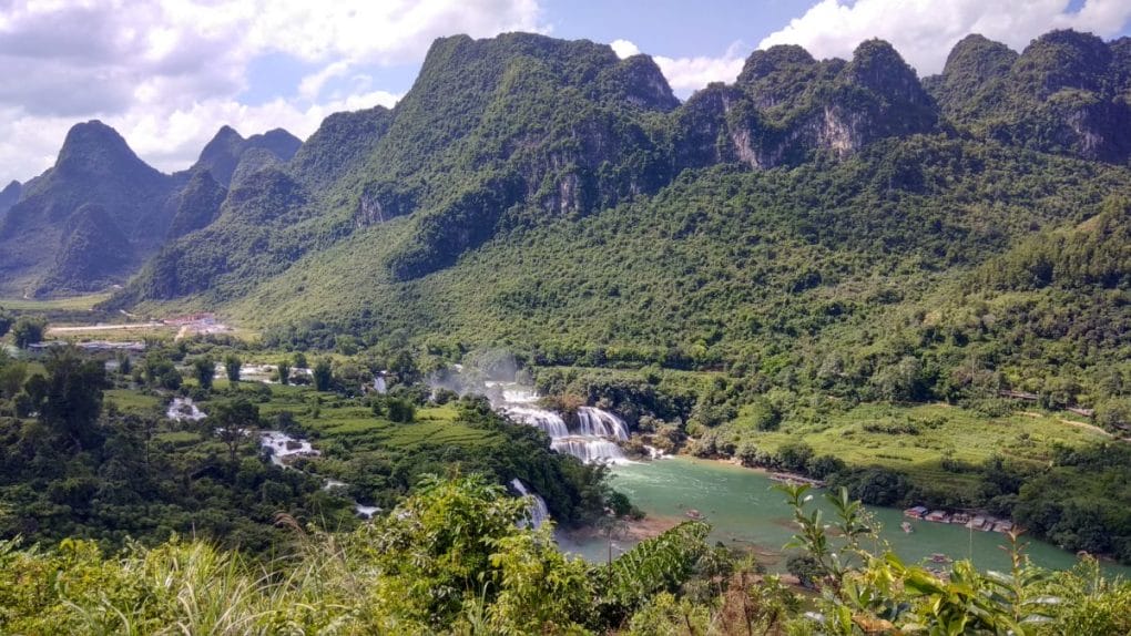 Saigon Motorbike Tour to Ha Giang, Cao Bang, Halong & Hanoi: Cao Bang  motorbike tour to Ban Gioc waterfall and Quang Uyen