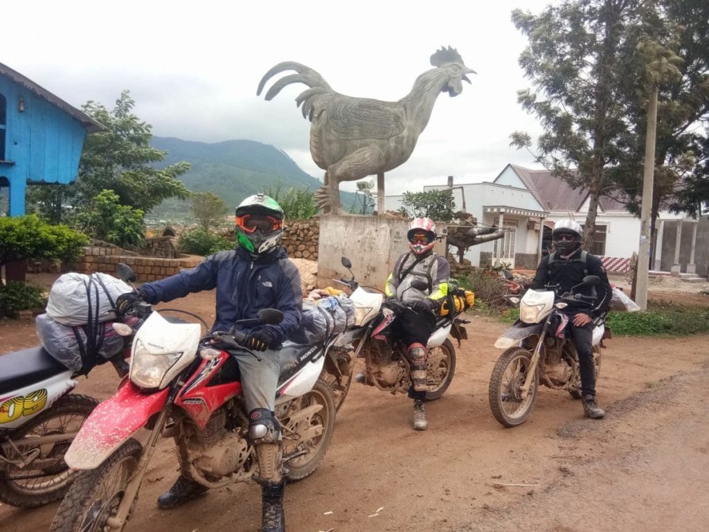 Da Lat Motorbike Tour to Hoi An via Ho Chi Minh trail and Central Highlands: Dalat motorbike tour to Lak lake