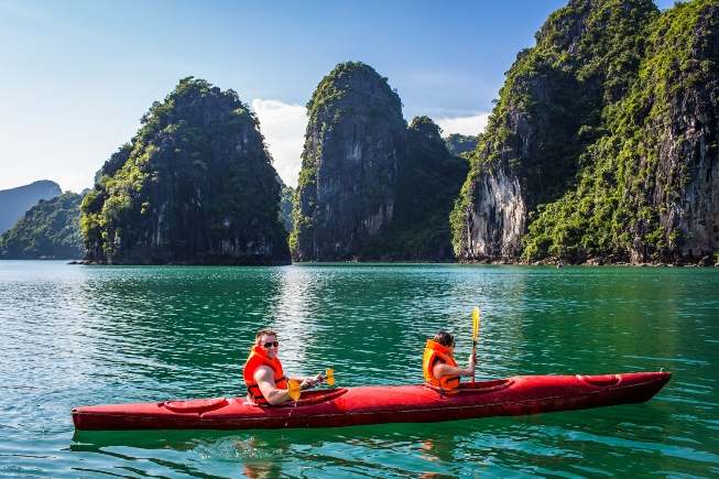 Best North East Vietnam Motorbike Tour with Halong Bay Vietnam Motorbike Tour to Ba Be, Ban Gioc, Quang Uyen, Lang Son, Halong Bay
