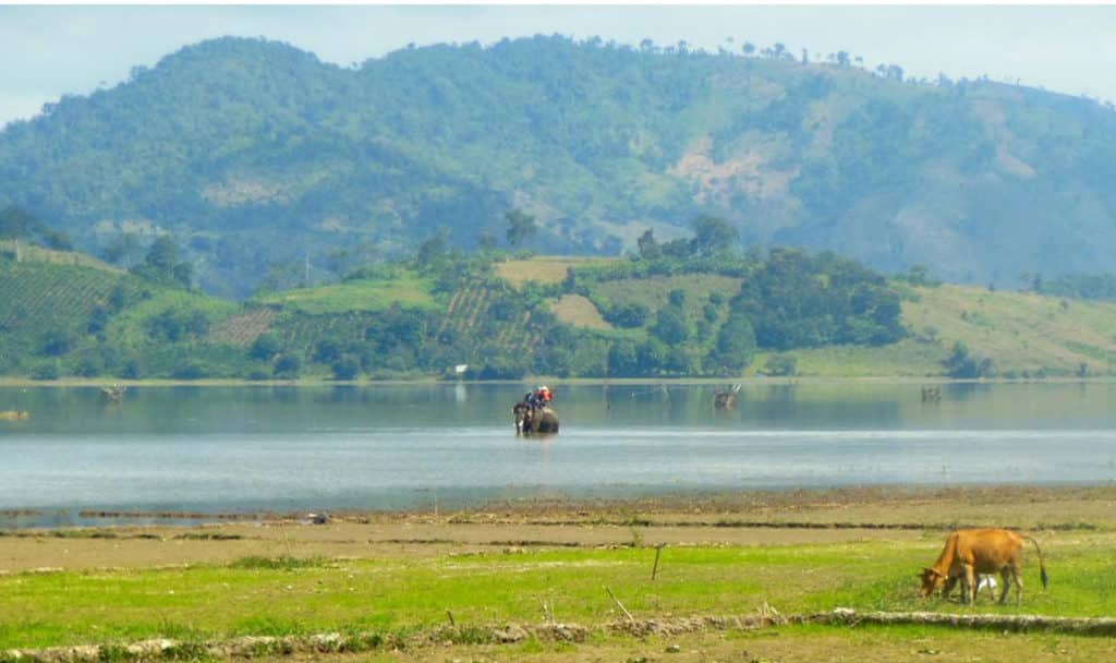 VIETNAM MOTORBIKE TOURS FROM SOUTH TO NORTH ON HO CHI MINH TRAIL & ALONG THE COAST: DA LAT MOTORBIKE TOURS TO LAK LAKE - ONWARD MOTORCYCLE TOURS TO BUON MA THUOT