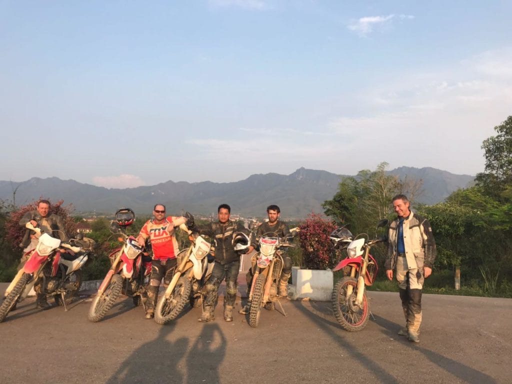 Hanoi Motorbike Tour to Vientiane, Luang Prabang, Phonesavanh till Hoi An