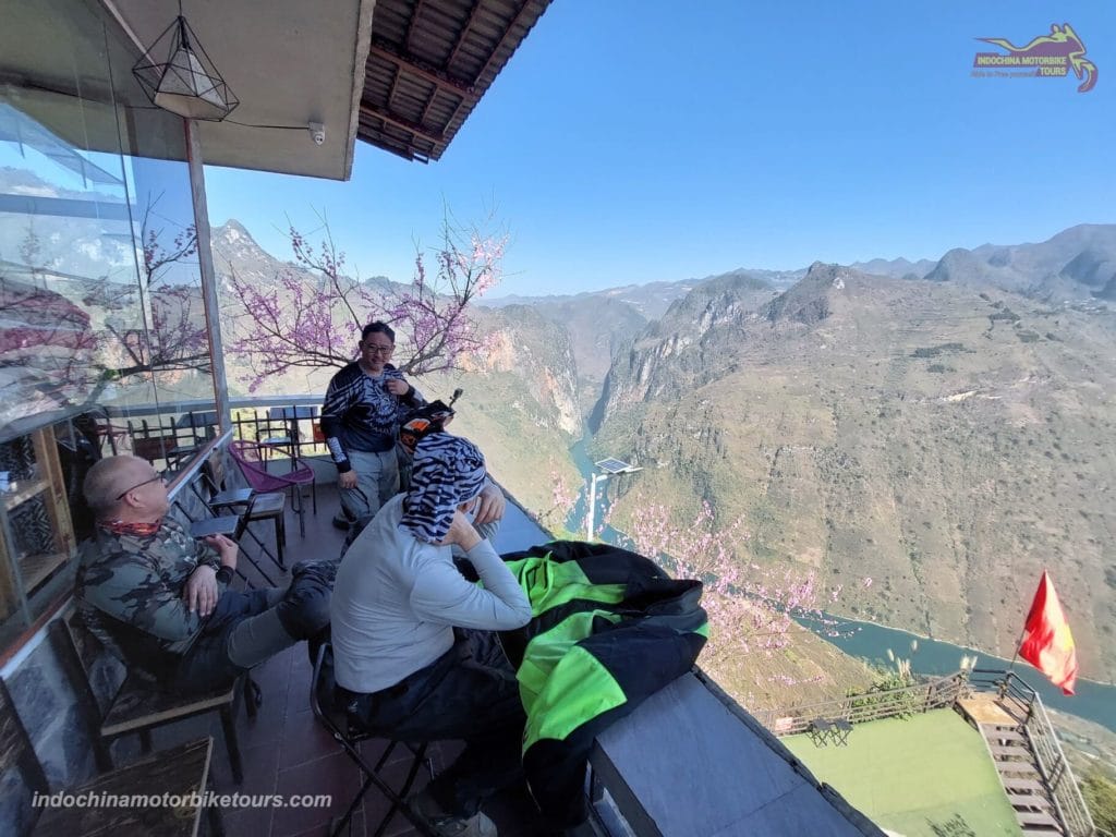 What To See in Ma Pi Leng pass While Riding Motorcycles