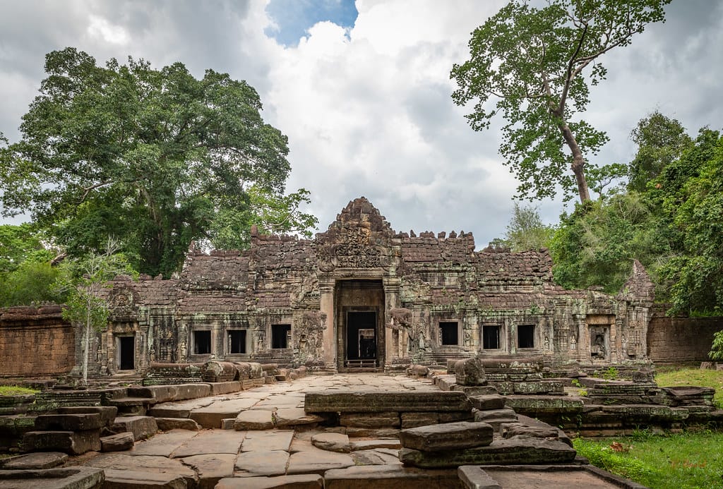 Angkor Wat Motorbike Tour in Cambodia