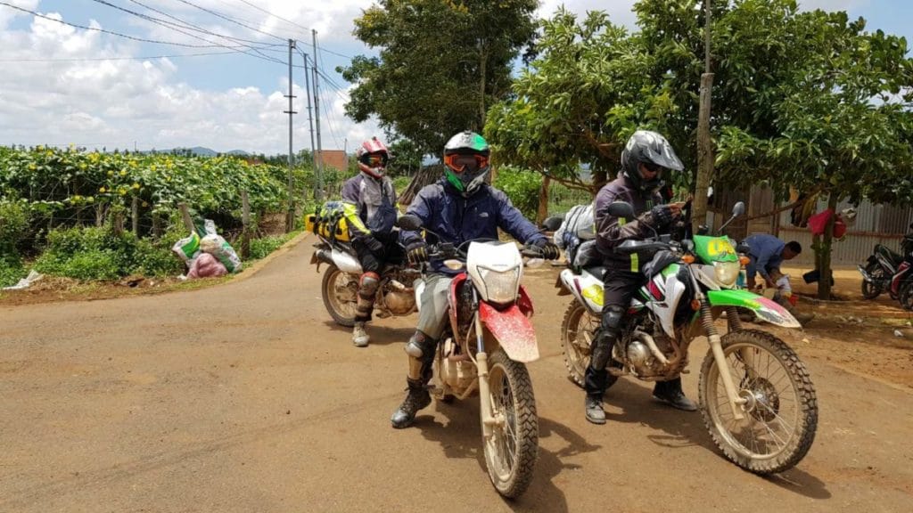 Vietnam Motorbike Tours to Mekong Delta & Da Lat, Bao Loc, Lam Dong: SAIGON MOTORCYCLE TOURS PASSING MY THO TO CAI BE
