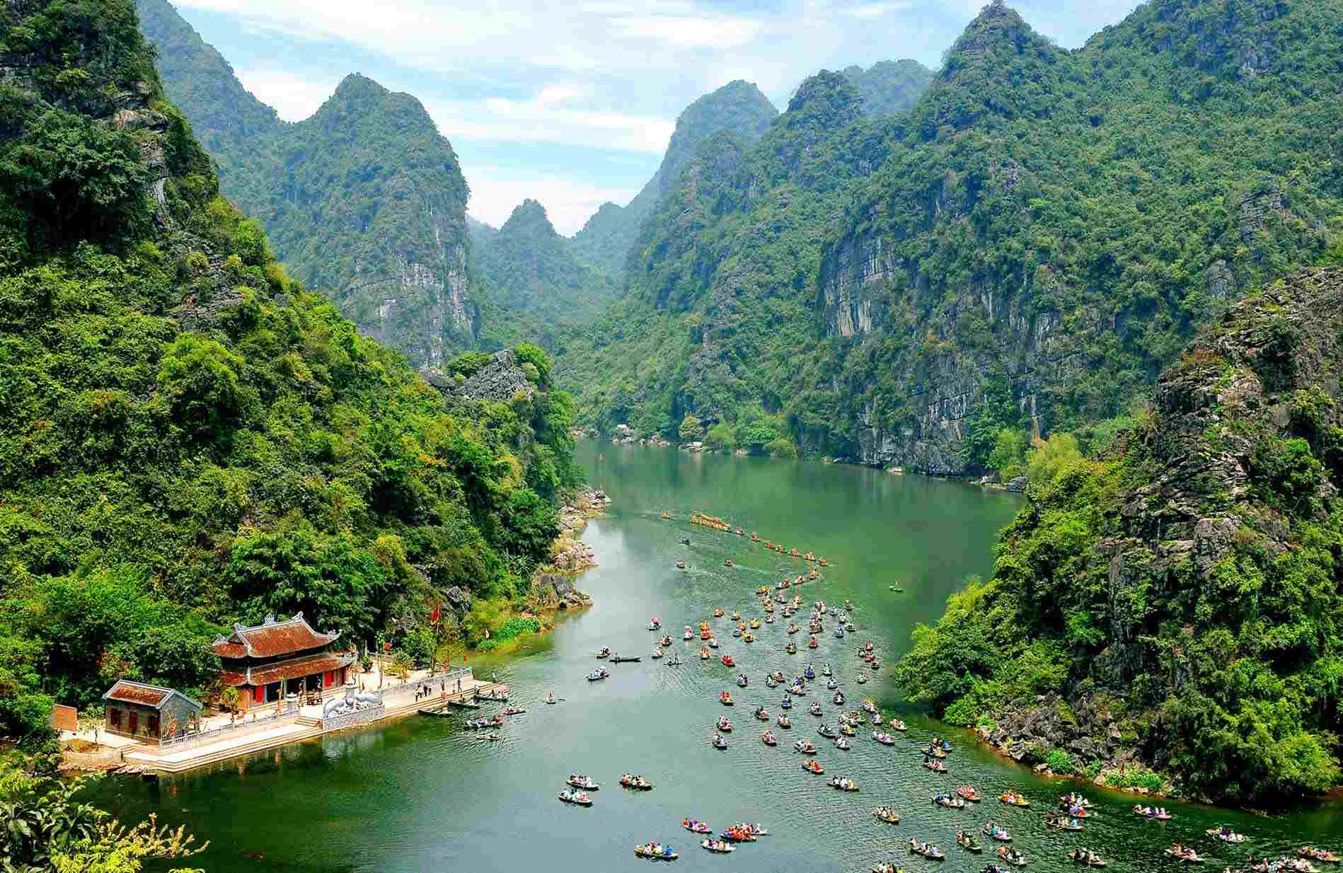 HANOI MOTORCYCLE TOUR TO HOA LU AND TAM COC