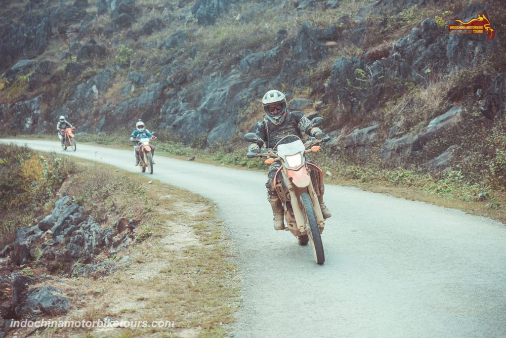 How to Ride Your Vietnam Motorbike Tour Safely?
