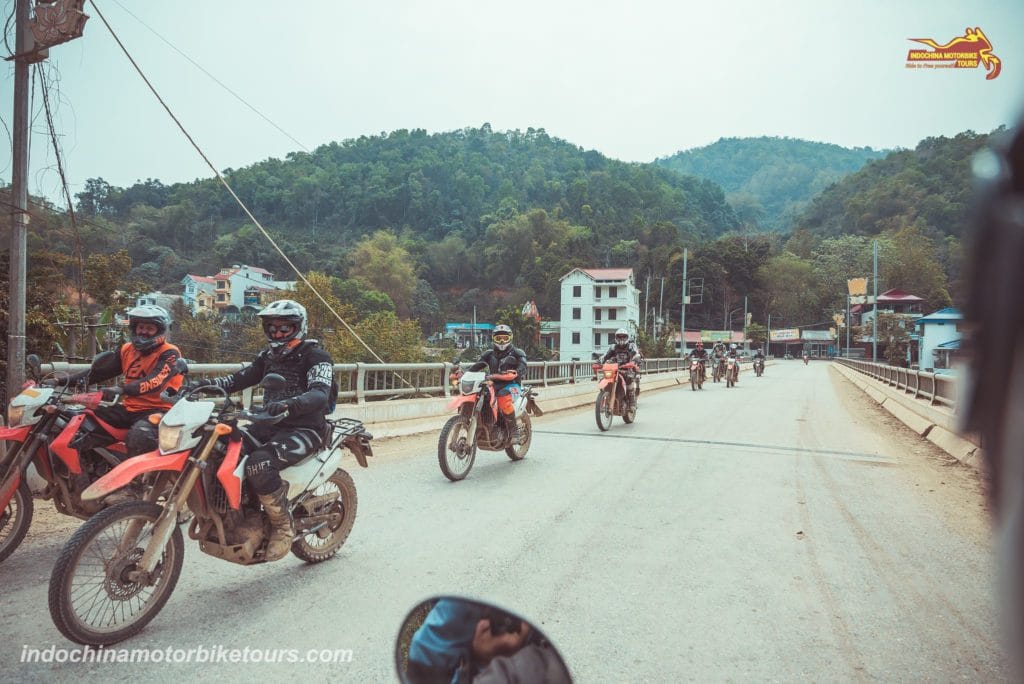 Top 6 Reasons to do a loop motorbike tour from Hanoi to Halong Bay then Ninh Binh