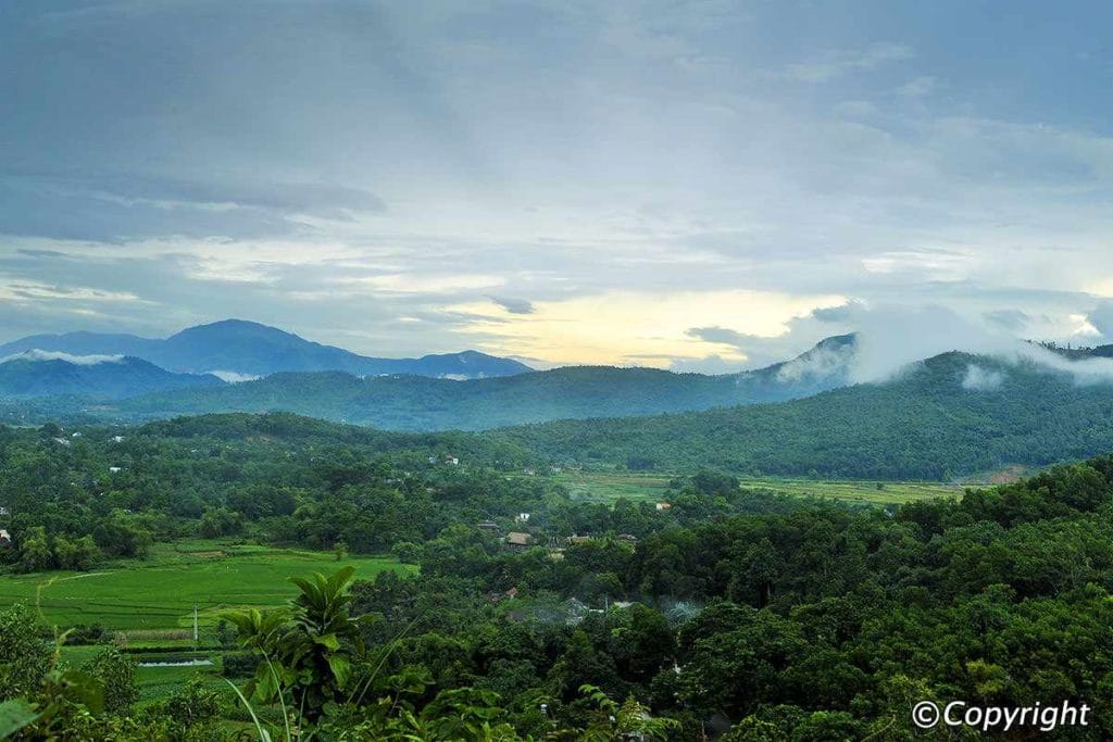 Hanoi Motorbike Tour to Duong Lam Ancient Village, Ba Vi national Park