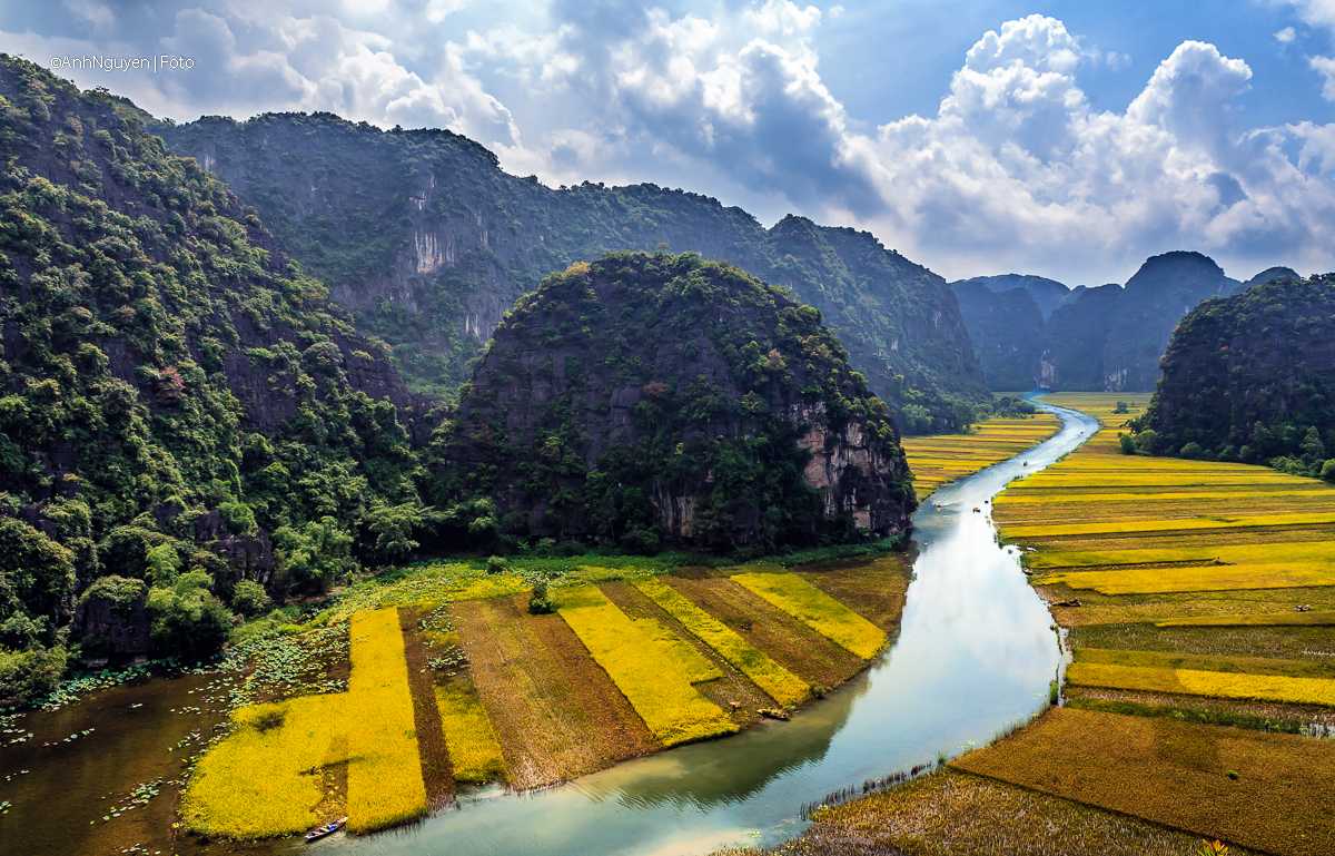 Hanoi Motorcycle Tour to Hoa Lu and Tam Coc for 1 Day