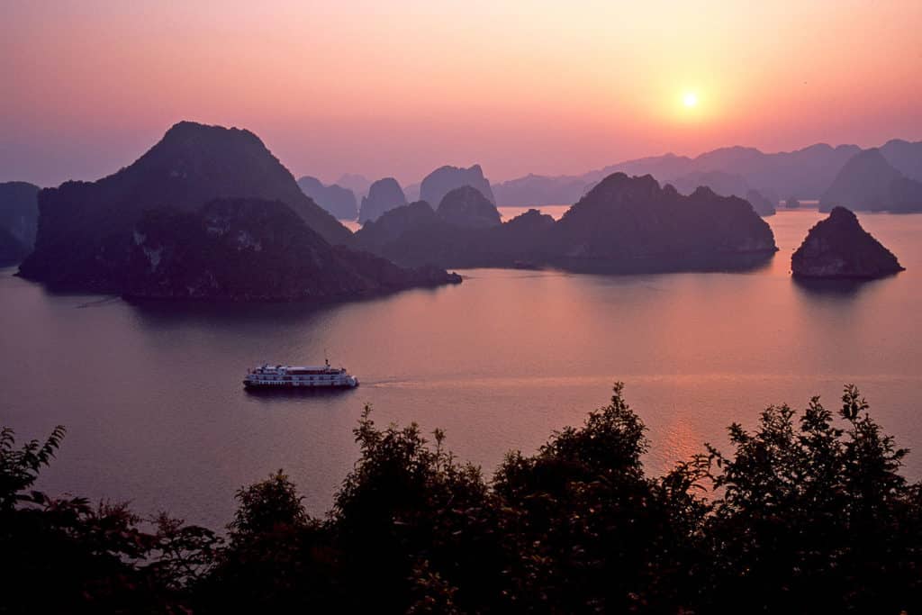 Saigon Motorbike Tour to Ha Giang, Cao Bang, Halong & Hanoi: Lang Son motorbike tour to Ha Long