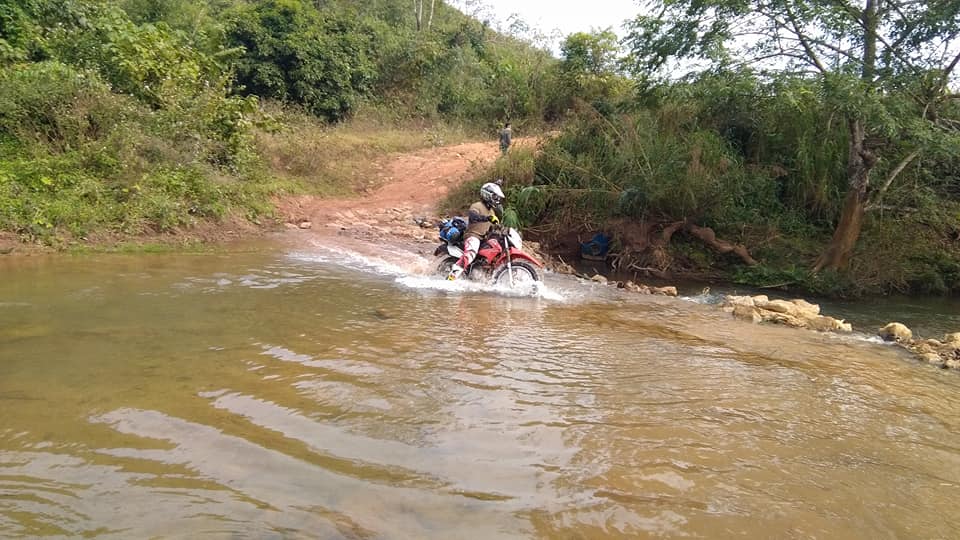 Mighty Mekong River Motorbike Tour to Muang Nan & Kuangsi Waterfall from Luang Prabang – 1 Day