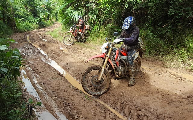 Luang Prabang Motorbike Tours to Xieng Muark