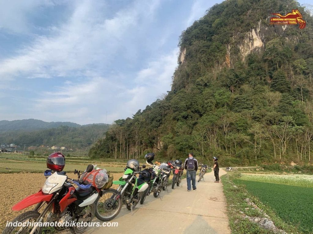 Budget Hanoi Combination Motorbike and Bus Tour to Cao Bang