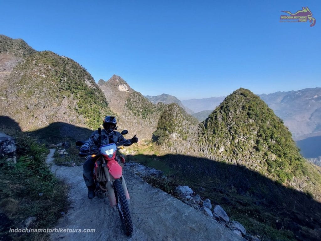 Dong Van motorbike tour to Ma Pi Leng pass