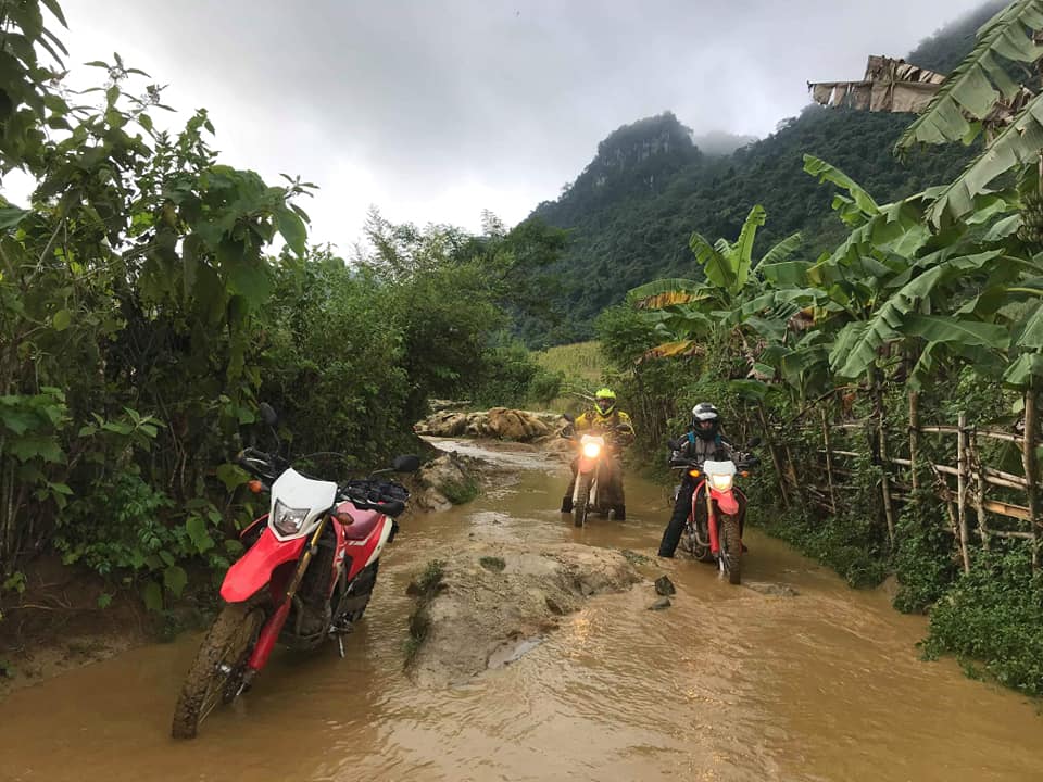 Best Selling Cambodia Offroad Motorbike Tour from Phnom Penh to Siem Reap