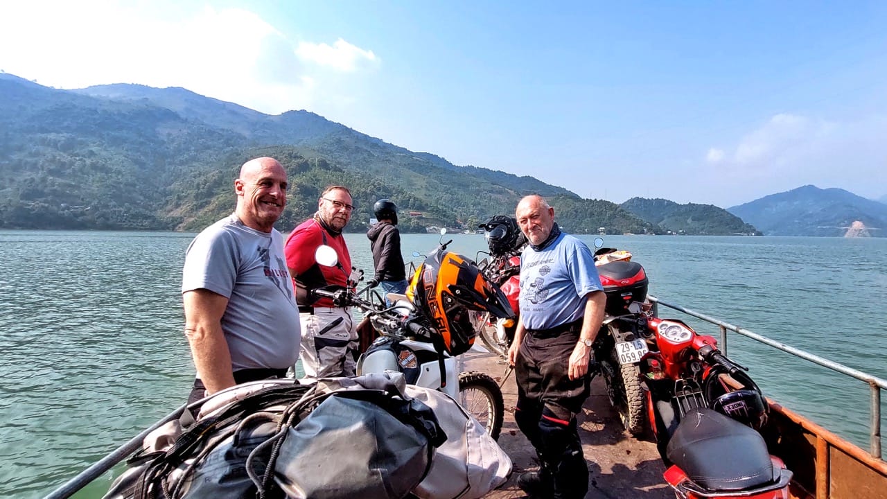 Luc Yen Motorcycle Tours to Vu Linh village and boat ride on Thac Ba lake