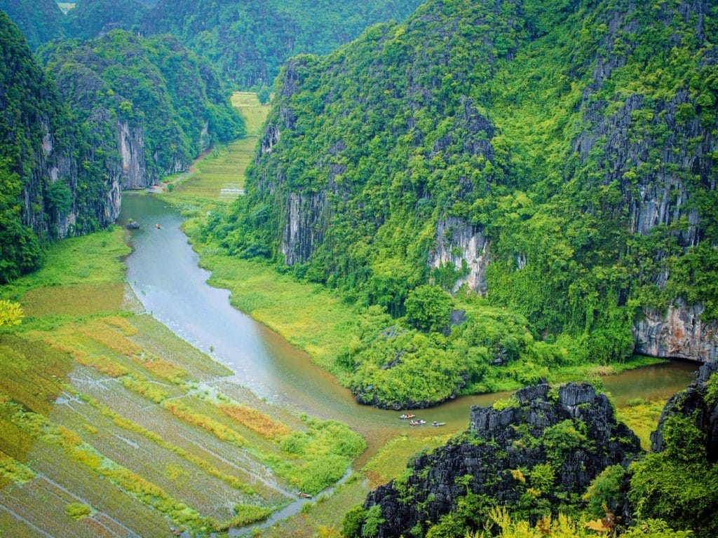 Top 6 Reasons to do a loop motorbike tour from Hanoi to Halong Bay then Ninh Binh