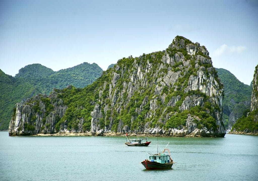 Top 10 Attractions on 5-Day Loop Trip from Hanoi to Halong Bay and Ninh Binh