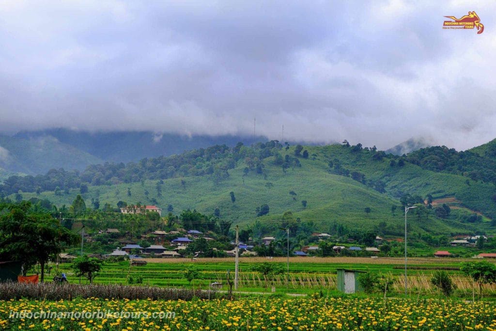 Vietnam Dirt Bike Tour to Ta Xua, Ngoc Chien, Moc Chau 4-Day 