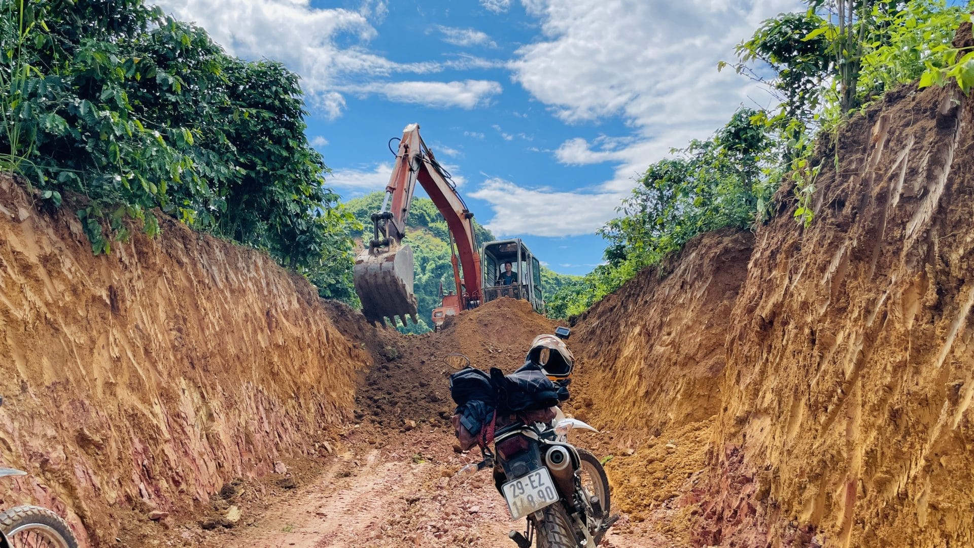 Eye-popping Northwest Vietnam Motorbike Tour via Mai Chau, Mu Cang Chai, Ngoc Chien, Sapa – 10 days
