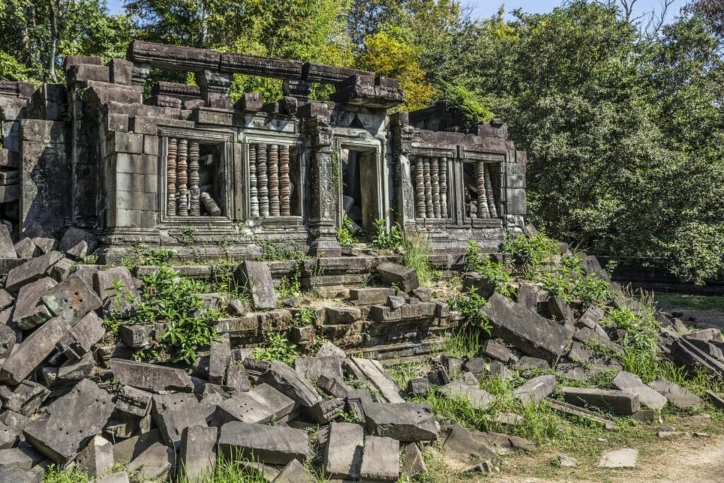 Cambodia Motorcycle Tour from Siem Reap to Kulen Mountain and Beng Mealea